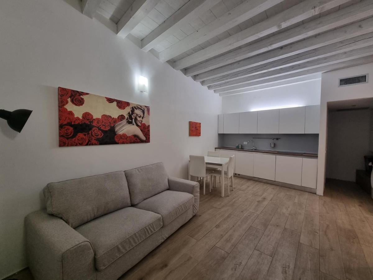 Profumo Di Lago Desenzano-By Goccia Di Lago Desenzano del Garda Eksteriør billede